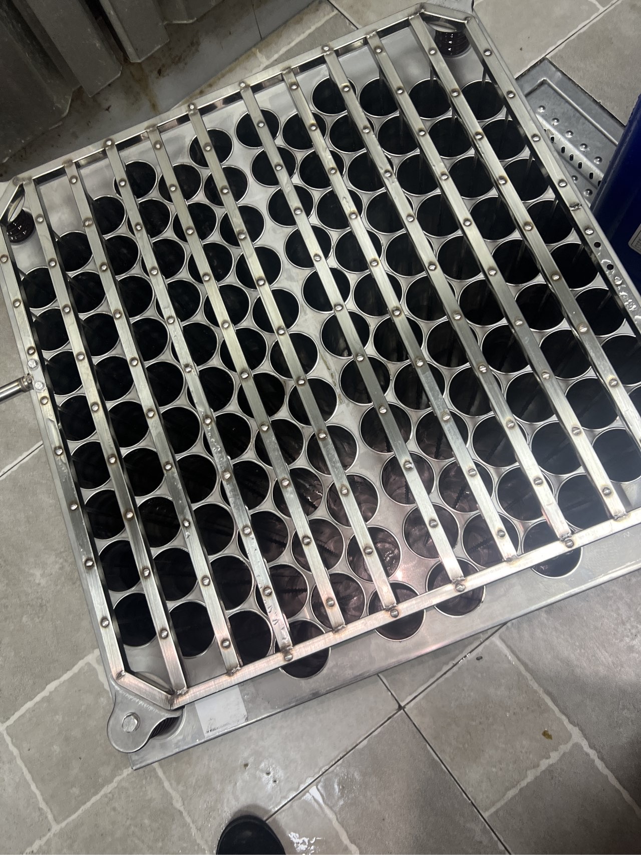 油烟机清洗特惠季，厨房洁净如新，清新生活从此刻更加精彩纷呈 - 清洗后 - 机器人清洗高标准交付