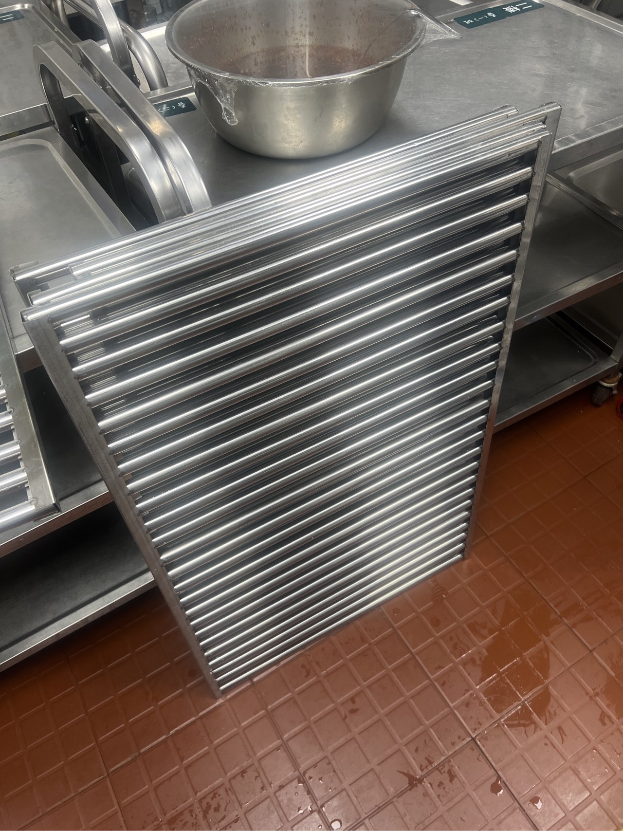 经开区餐饮油烟机清洗，快速上门，清洗后光洁如新。 - 清洗后 - 机器人清洗高标准交付