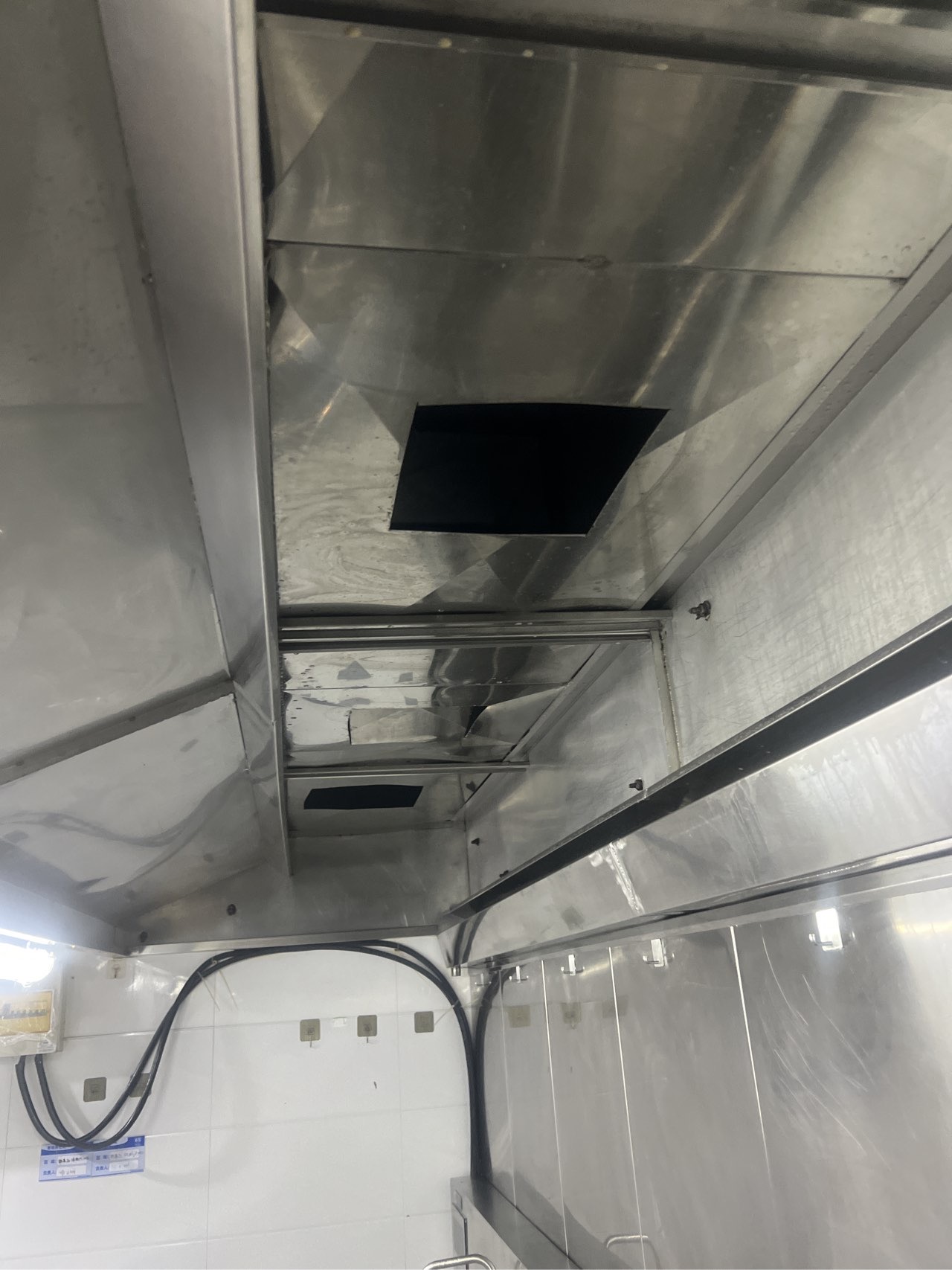 油烟机深度清洁特惠，厨房生活因清新而更加和谐美好，健康常伴 - 清洗后 - 机器人清洗高标准交付