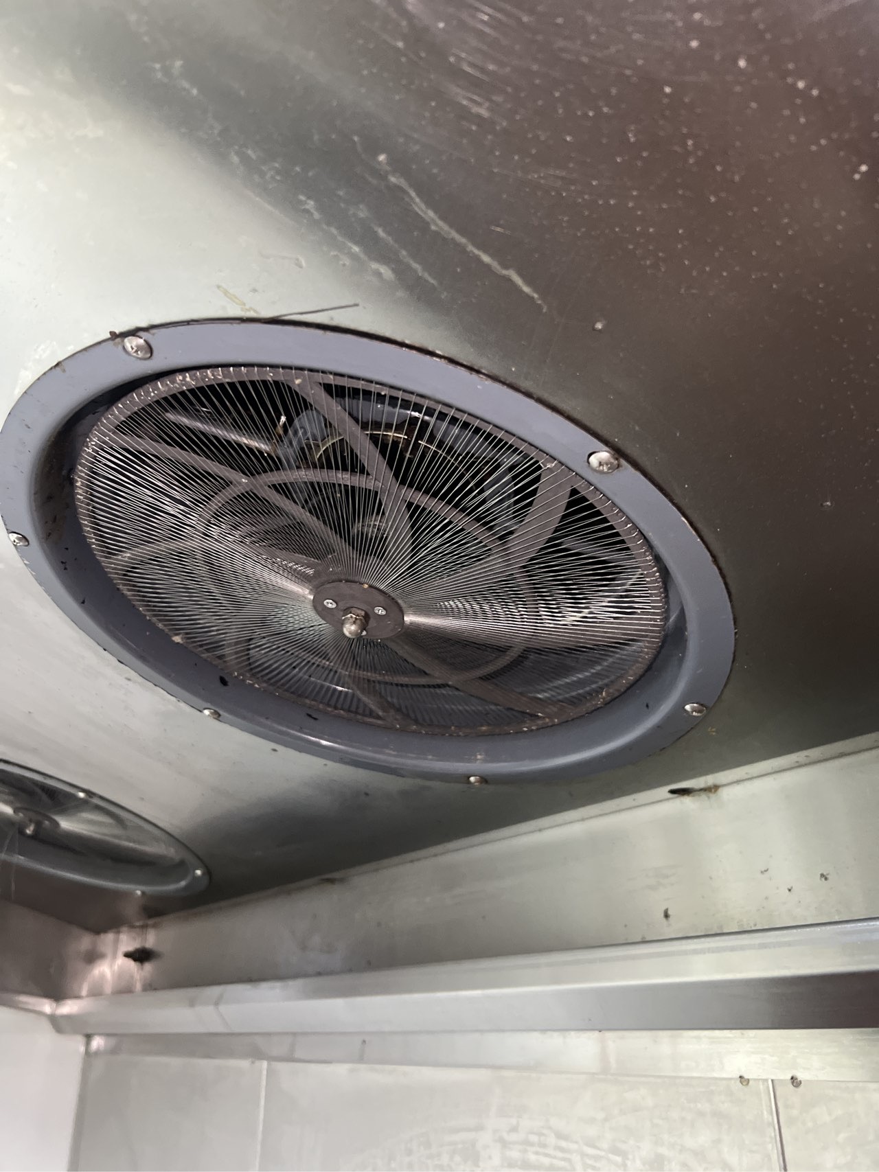 厨房油烟机全面清洗,让烹饪更无忧 - 清洗后 - 机器人清洗高标准交付