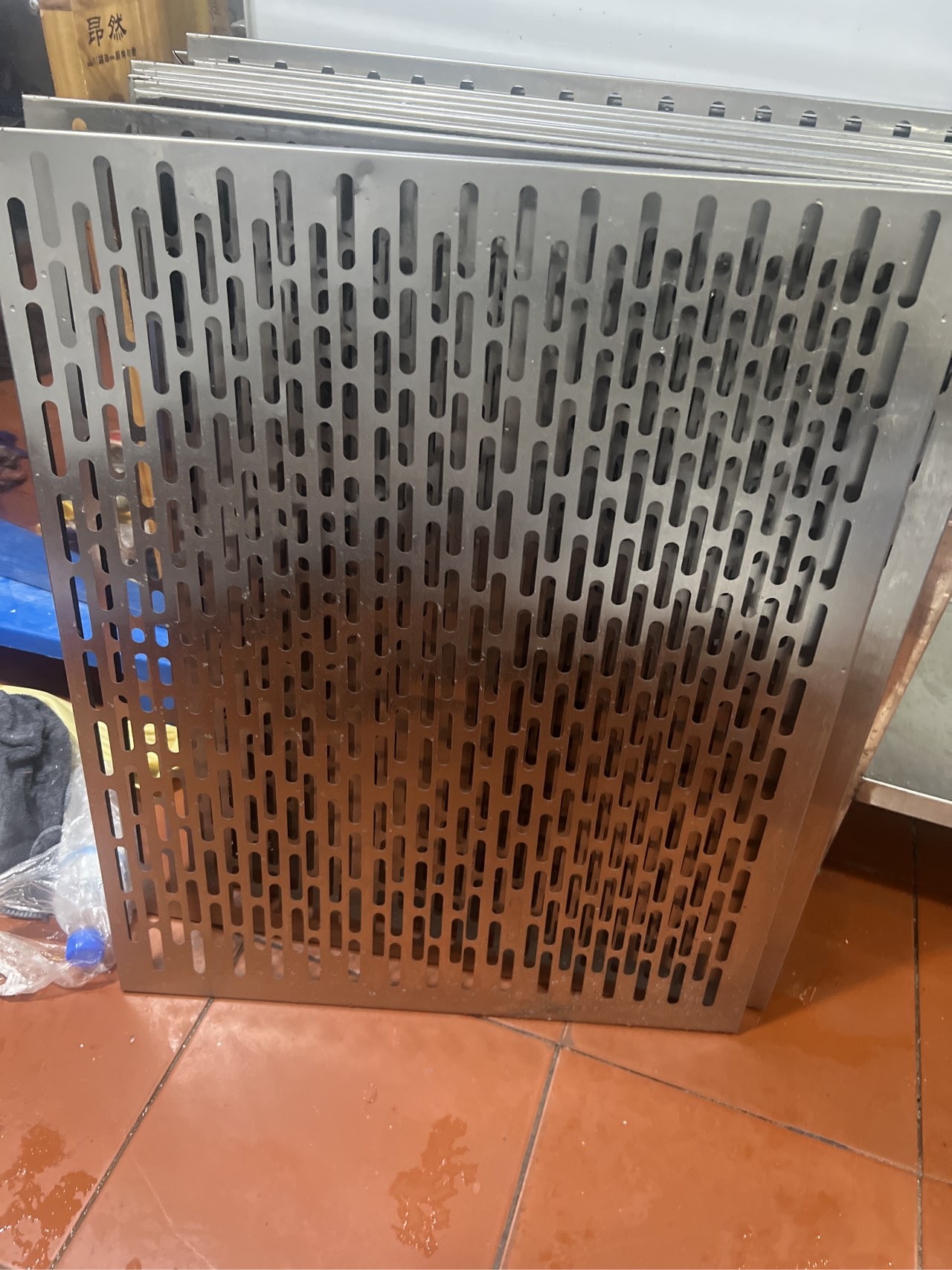 郑州上街区工厂食堂大型排烟管道重油垢清洗实操 - 清洗后 - 机器人清洗高标准交付