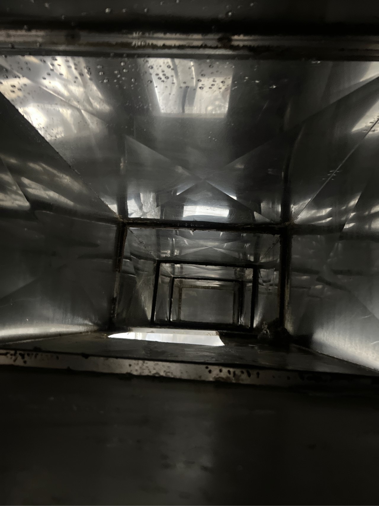 专业油烟机清洗，让厨房空气自然流畅，无拘无束 - 清洗后 - 机器人清洗高标准交付