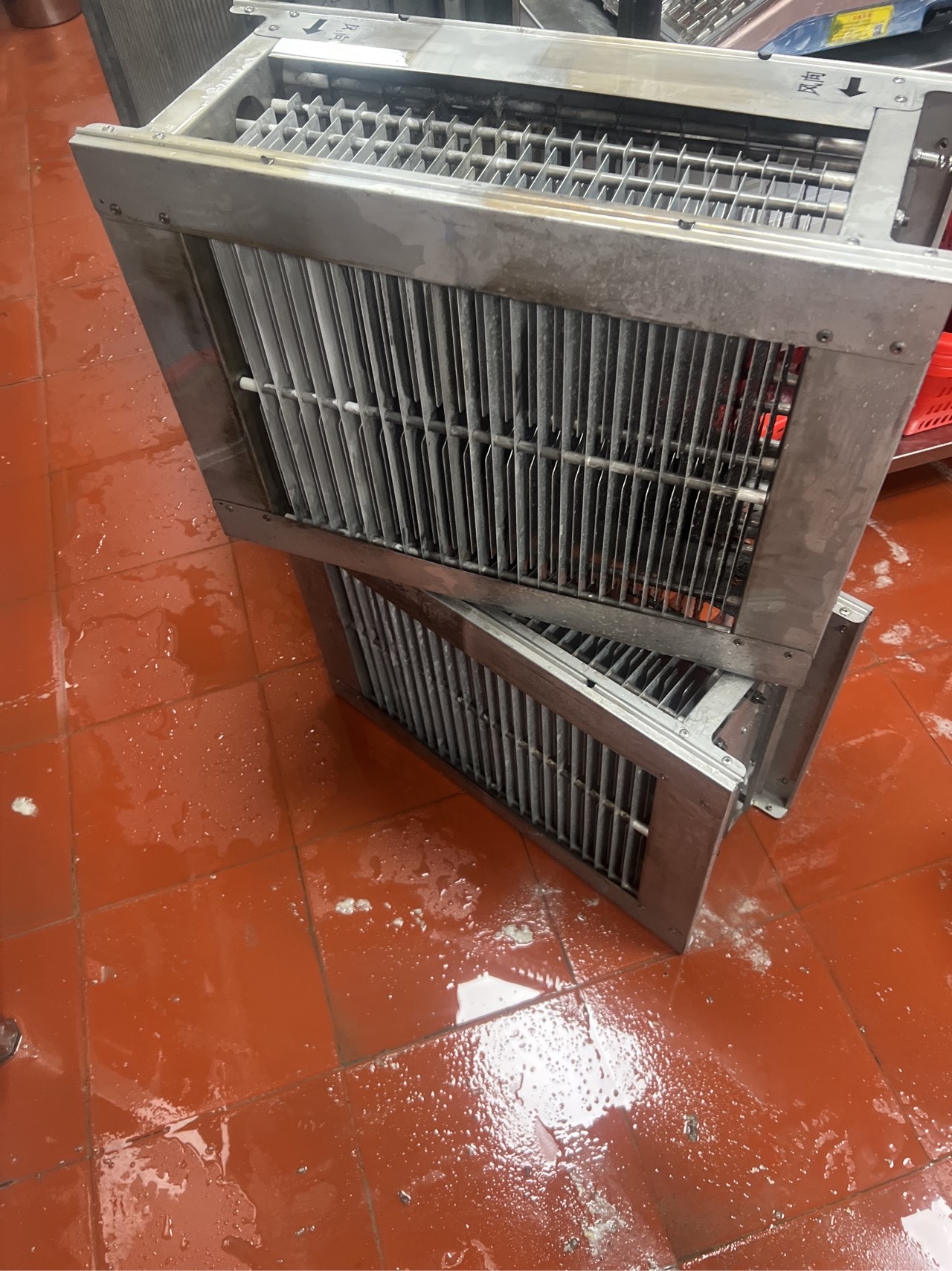 郑州高新区饭店烟道清洗大概多少钱一米 - 清洗后 - 机器人清洗高标准交付