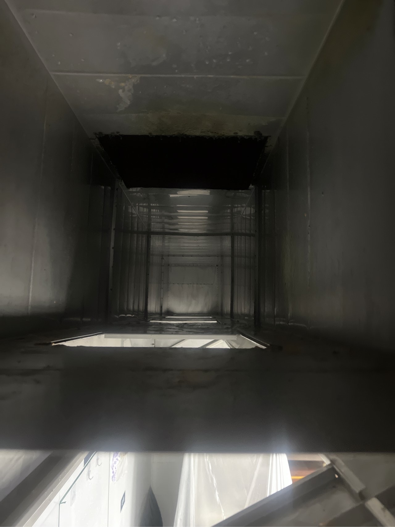 专业油烟机清洗，守护您和家人的健康 - 清洗后 - 机器人清洗高标准交付