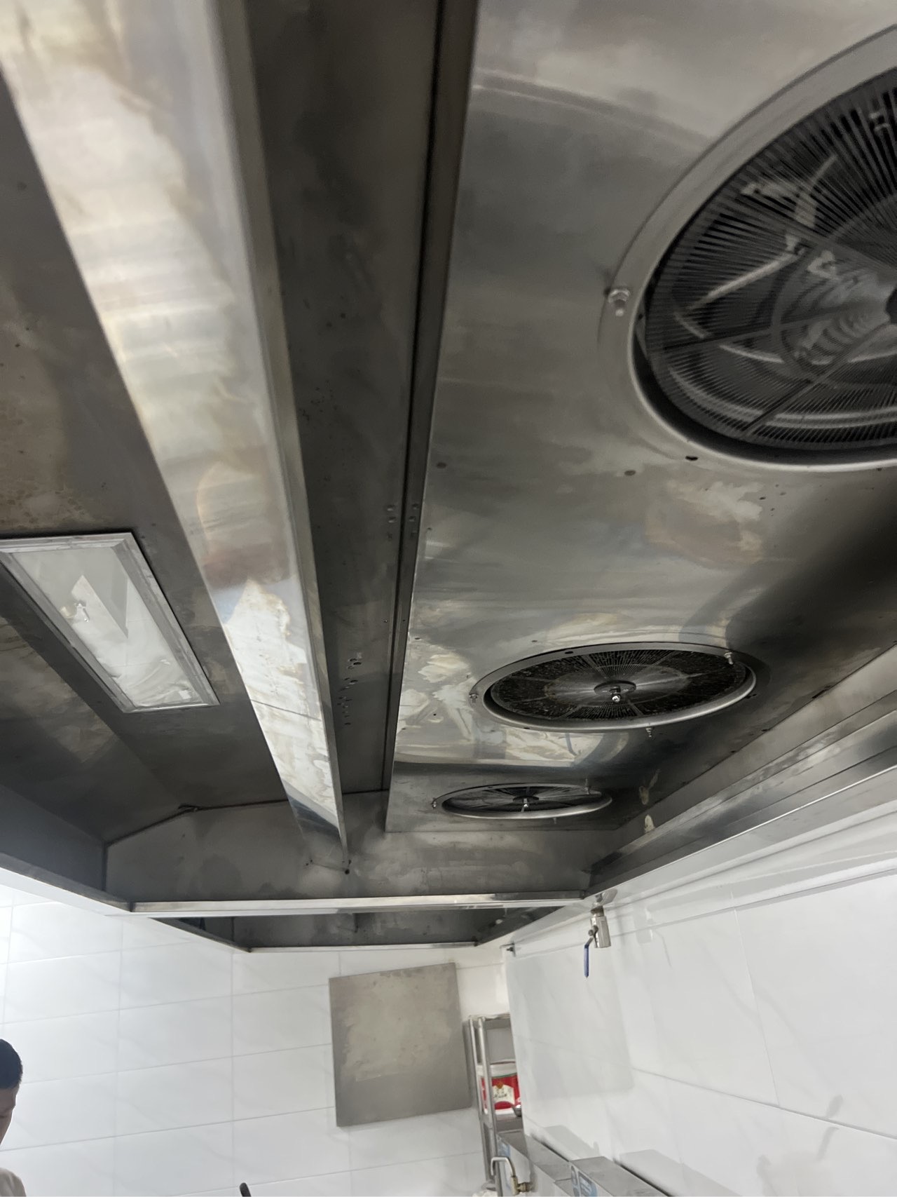 油烟机清洗特惠活动，优惠多多等你来 - 清洗后 - 机器人清洗高标准交付