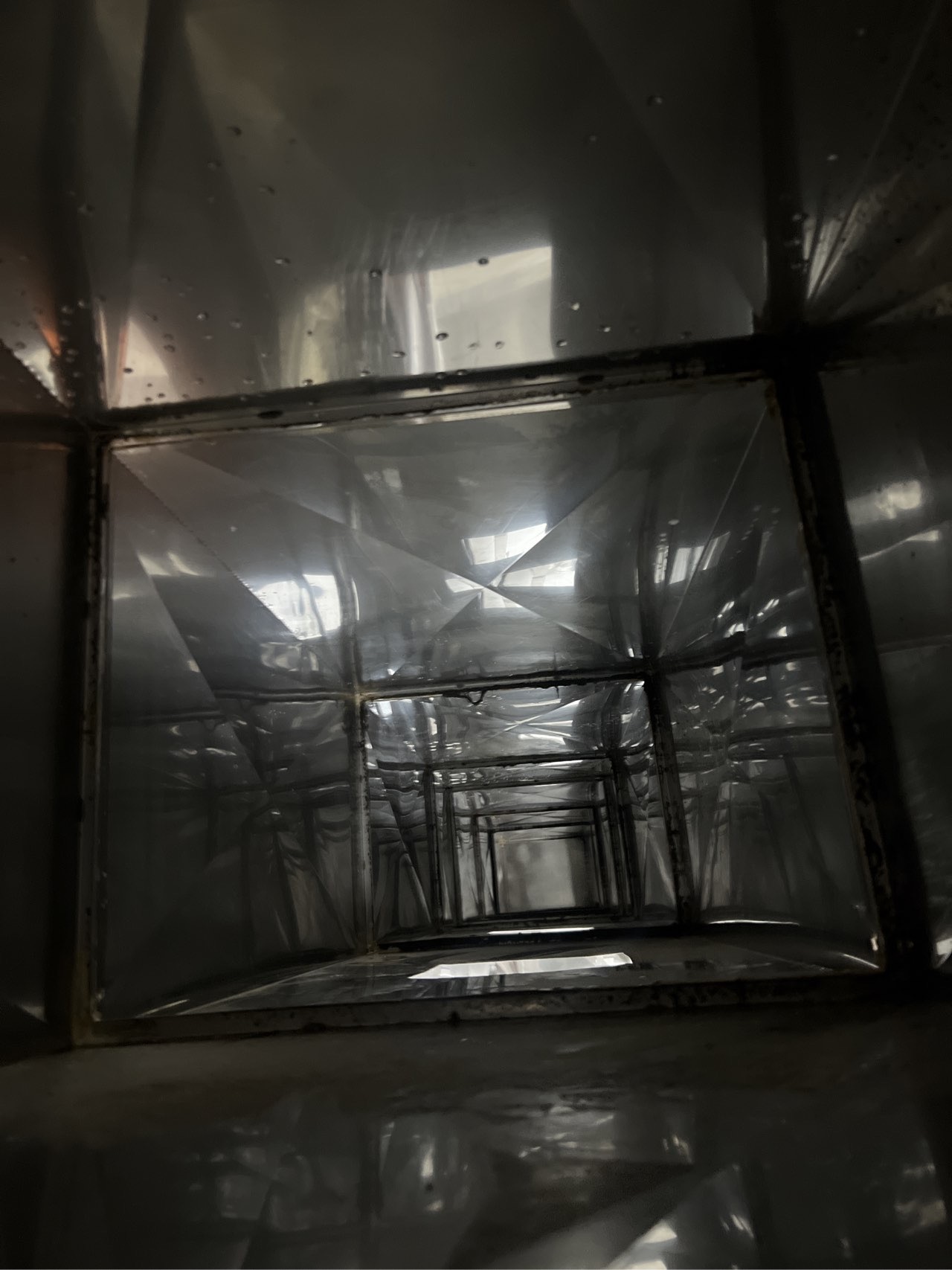 厨房油烟机全面清洗，告别油烟，清新厨房烹饪更自由畅快淋漓 - 清洗后 - 机器人清洗高标准交付