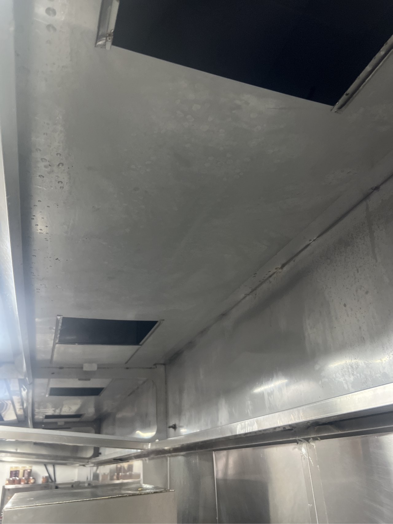 大型油烟机专业清洗，守护厨房清新空气 - 清洗后 - 机器人清洗高标准交付