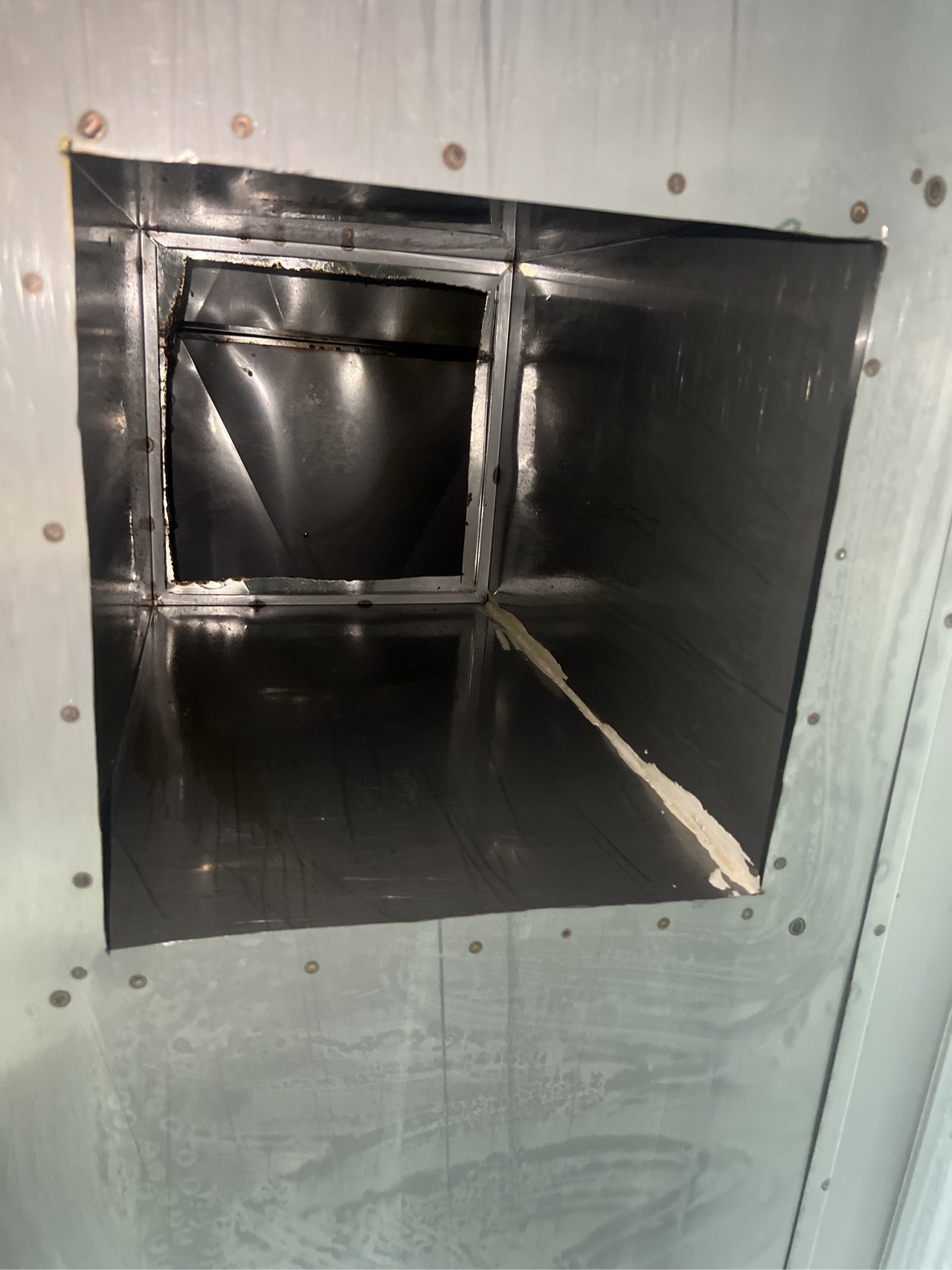 深度油烟机清洁，厨房空气回归自然清新，烹饪更享清新与自由 - 清洗后 - 机器人清洗高标准交付