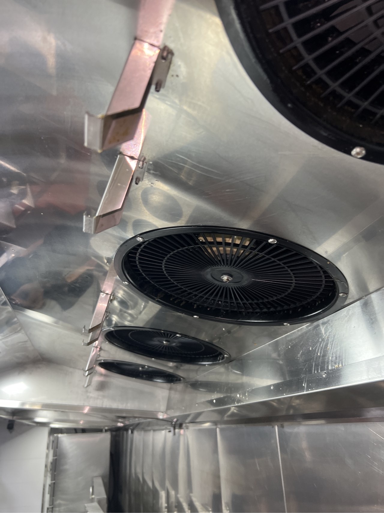 厨房油烟机全面清洁,让烹饪更愉快 - 清洗后 - 机器人清洗高标准交付
