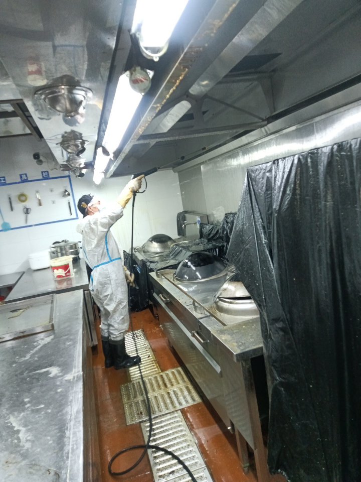 三门峡商用油烟机长期不清洗的风险 - 清洗后 - 机器人清洗高标准交付
