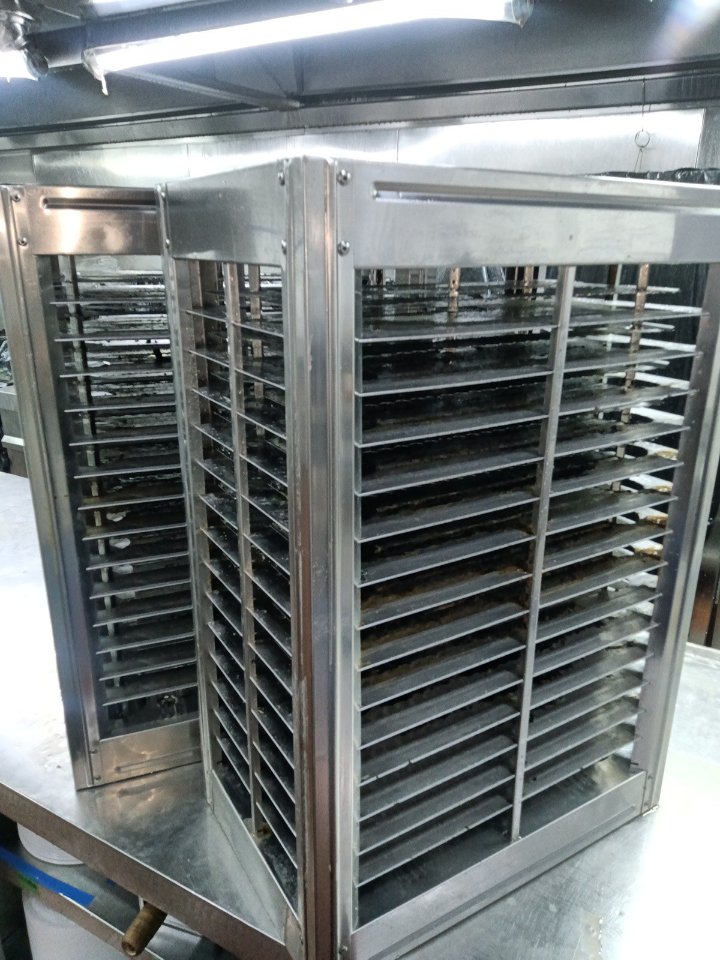 环保清洁剂,绿色清洗油烟机,守护家庭健康 - 清洗后 - 机器人清洗高标准交付