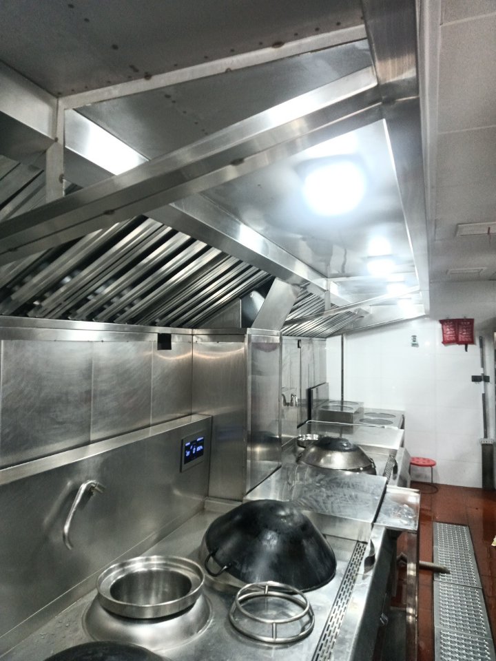 油烟机清洗专家，为您厨房打造专属清新天地 - 清洗后 - 机器人清洗高标准交付