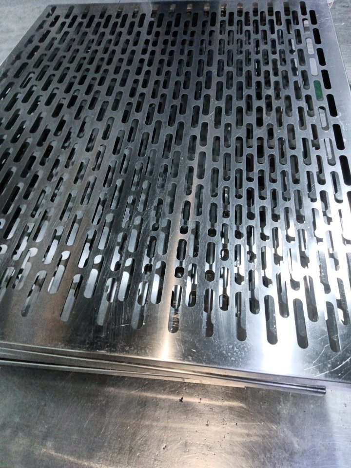 深度油烟机清洁，厨房空间回归清新，健康烹饪新体验 - 清洗后 - 机器人清洗高标准交付