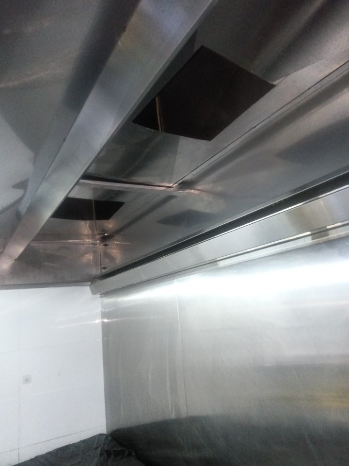 高效油烟机清洗，厨房环境更宜人，清新空气让烹饪更轻松、更自在 - 清洗后 - 机器人清洗高标准交付