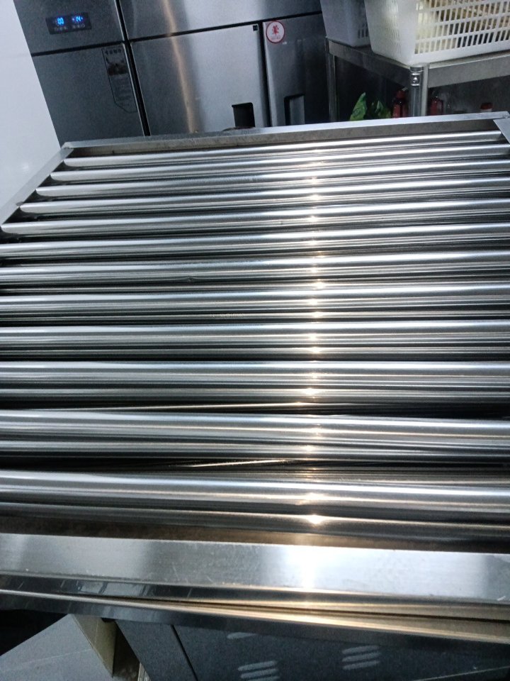 郑州什么是商用油烟机清洗服务热线？找天得一准没错。 - 清洗后 - 机器人清洗高标准交付