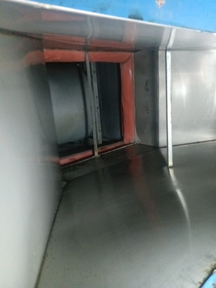 郑州郑东新区商用厨房油烟监控平台数据达标清洗方案 - 清洗后 - 机器人清洗高标准交付