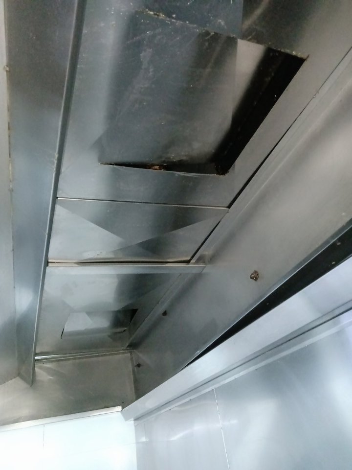 深度清洁油烟机,厨房焕新颜 - 清洗后 - 机器人清洗高标准交付