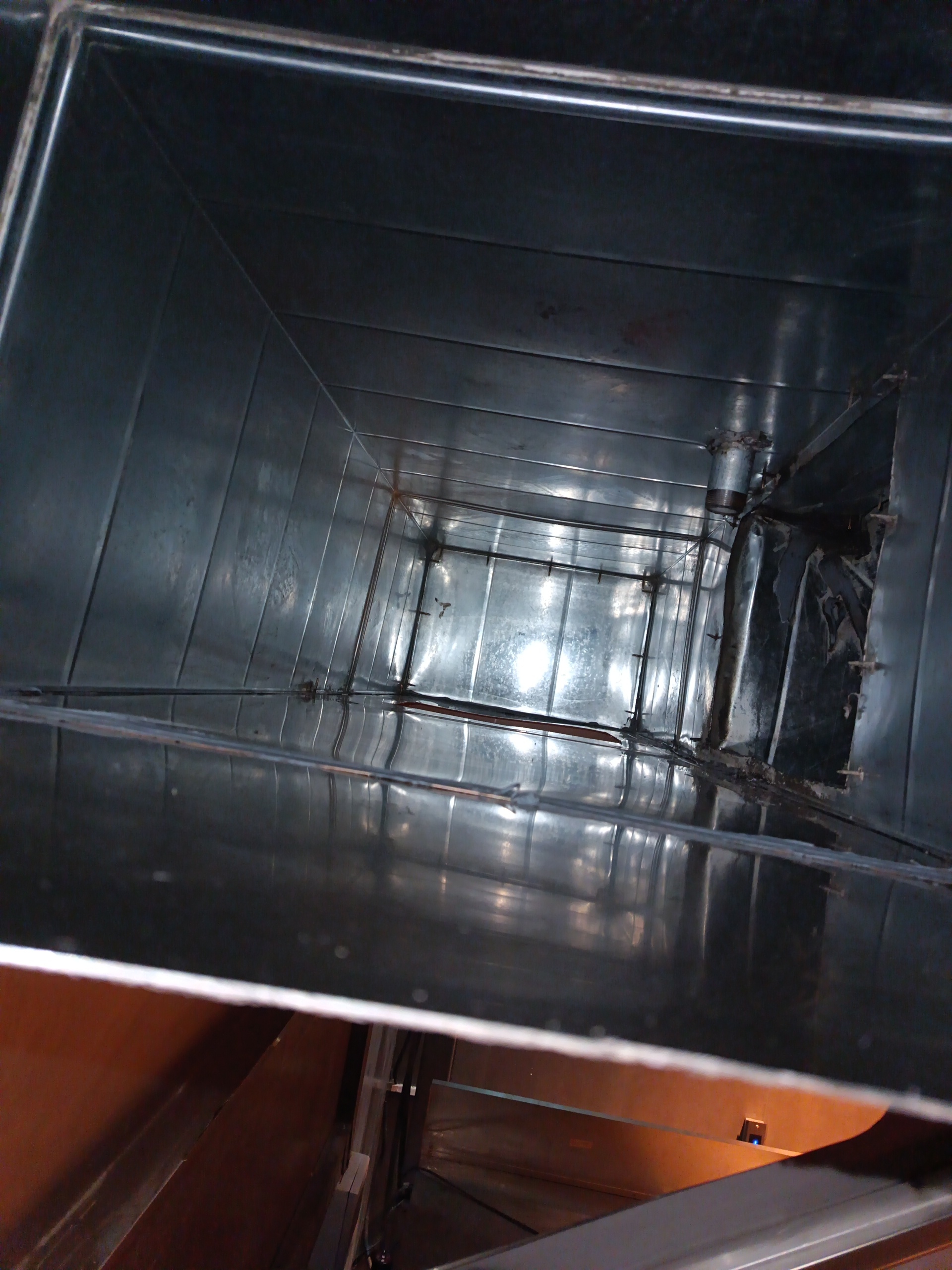 油烟机清洗专家，厨房油烟烦恼一扫而空，清新烹饪更自由畅快 - 清洗后 - 机器人清洗高标准交付