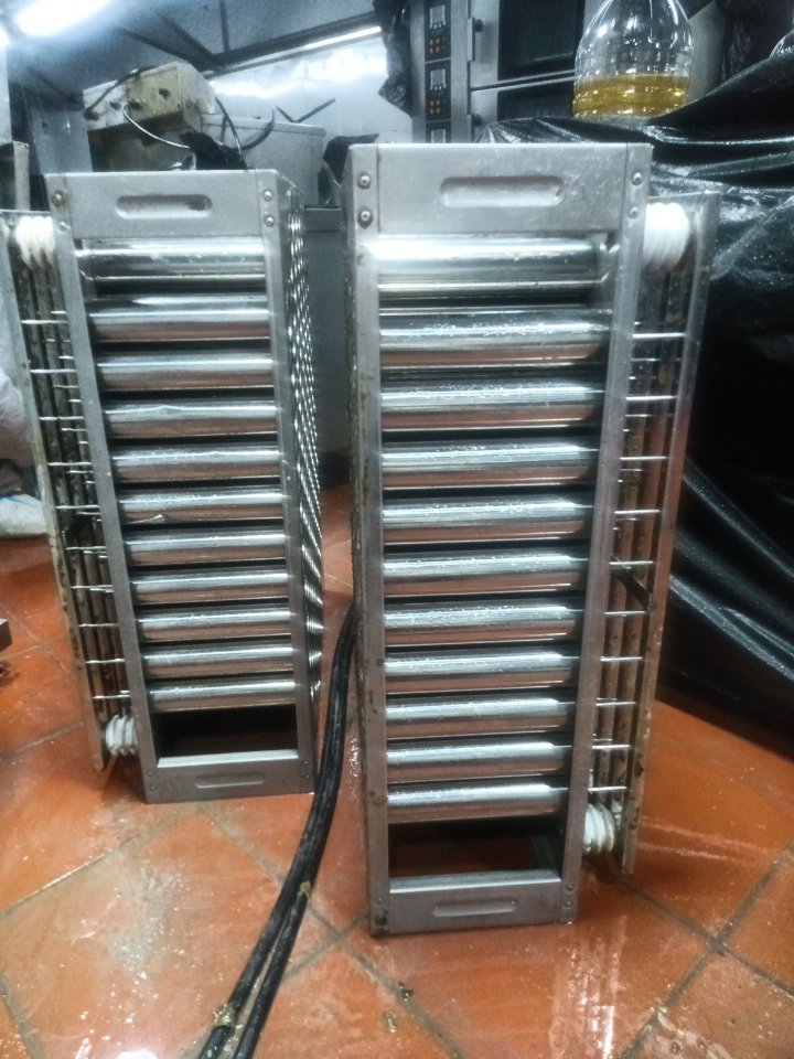 大型油烟机专业清洗，厨房洁净如新 - 清洗后 - 机器人清洗高标准交付