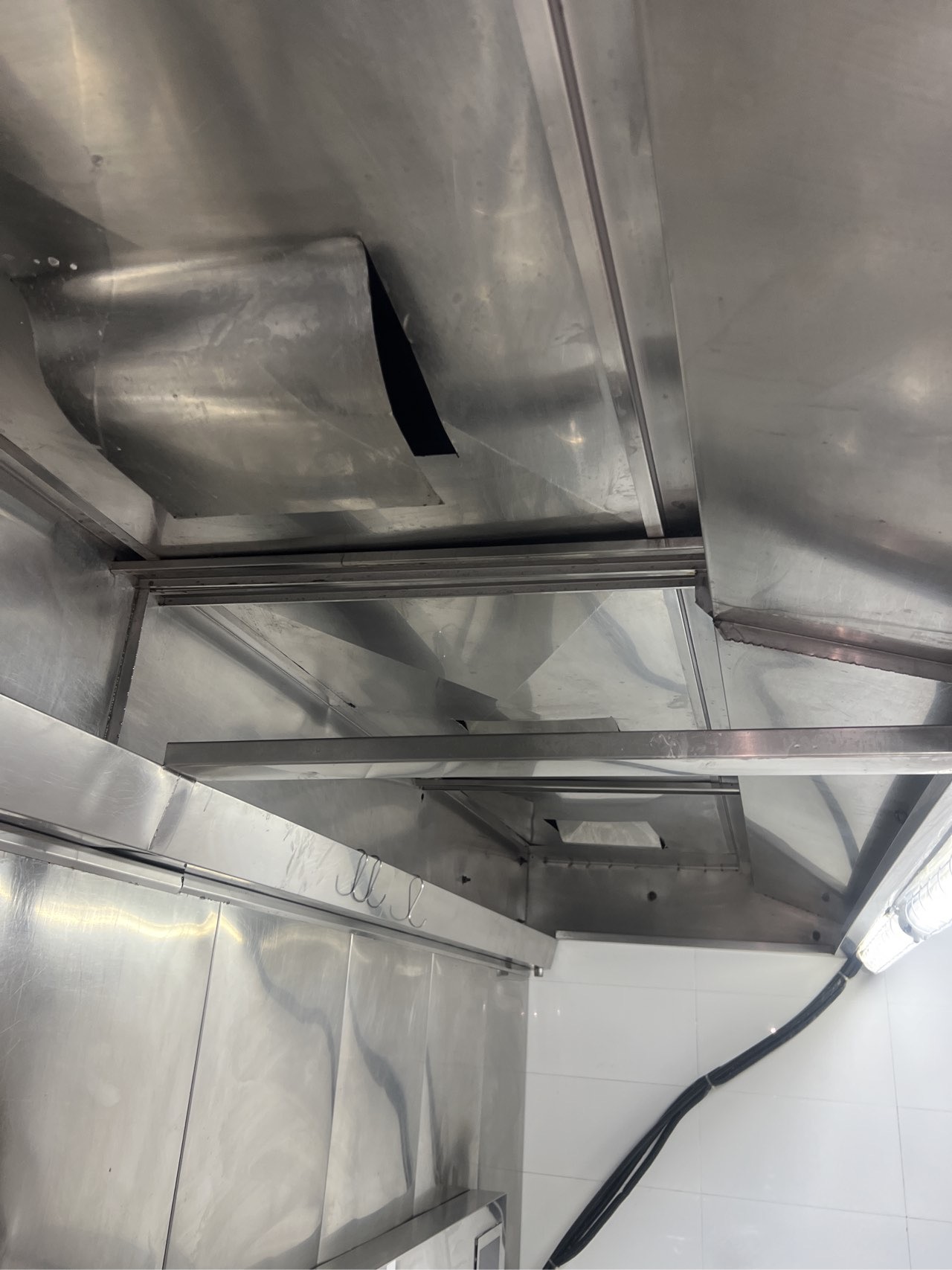 许昌酒店油烟机清洗费用是多少 - 清洗后 - 机器人清洗高标准交付