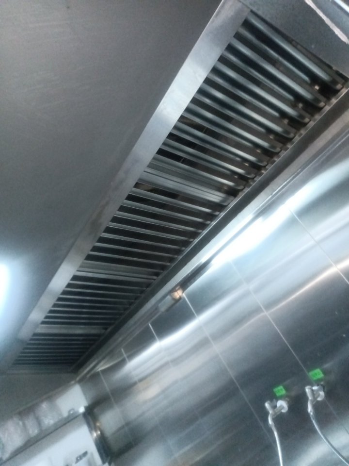 油烟机清洗特惠季，厨房洁净明亮，烹饪时光更清新宁静 - 清洗后 - 机器人清洗高标准交付