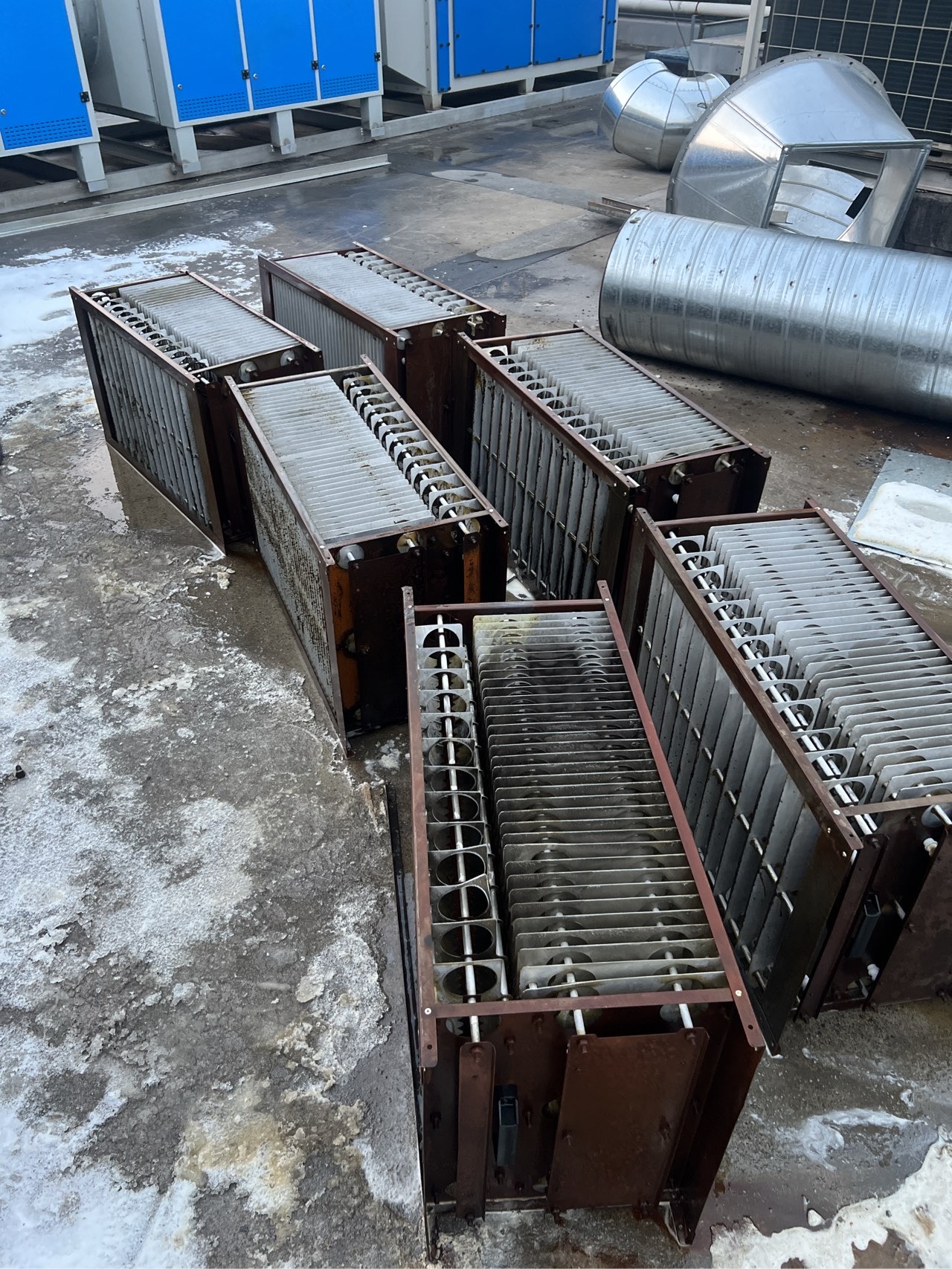 清洗大型油烟机,提升厨房工作效率 - 清洗后 - 机器人清洗高标准交付