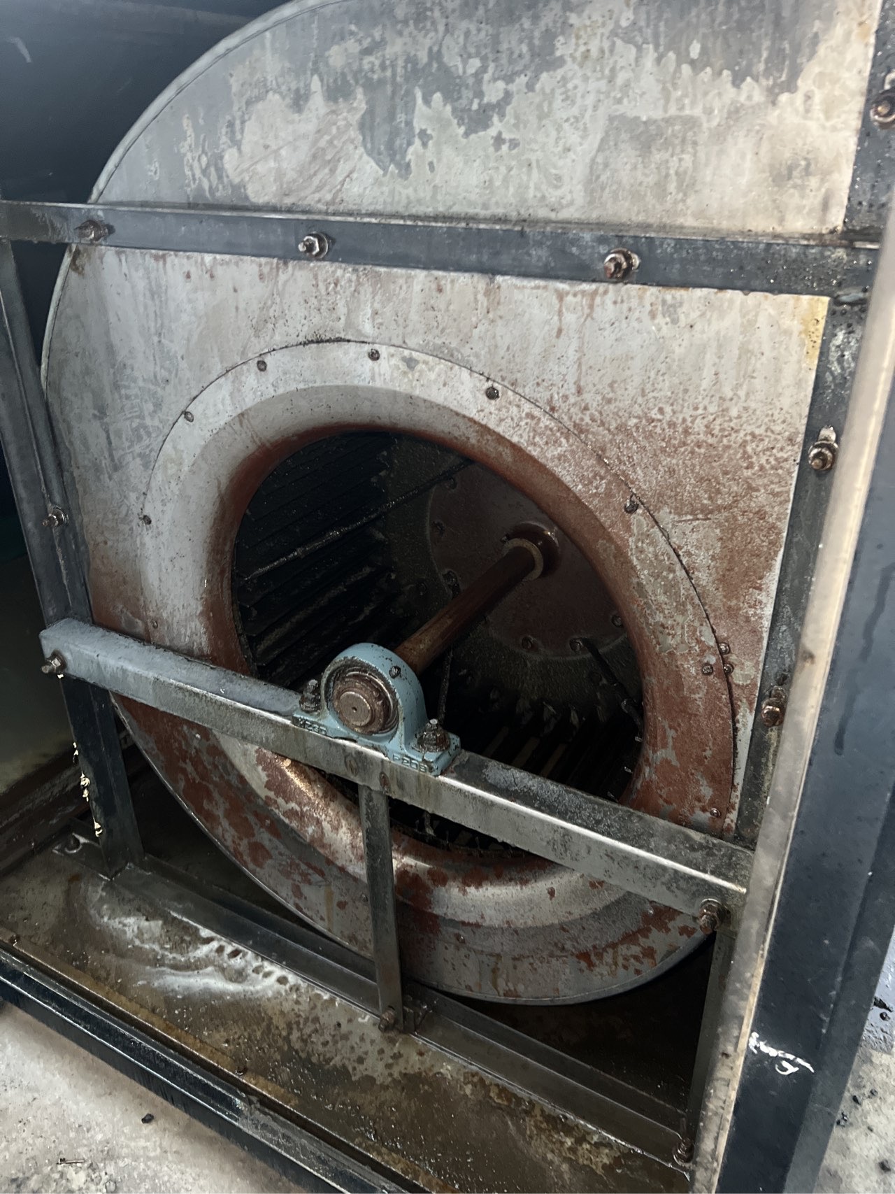 油烟机清洗新升级,让厨房更明亮舒适 - 清洗后 - 机器人清洗高标准交付