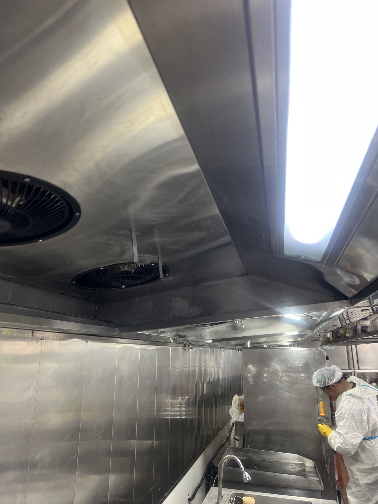 饭店油烟机清洗怎么收费 - 清洗后