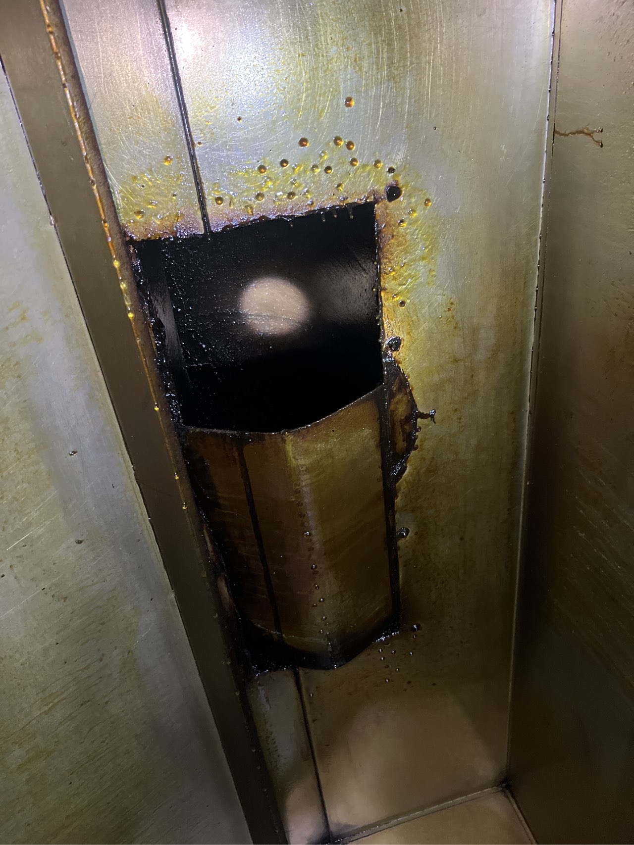 鹤壁清洗油烟机一次多少钱 - 清洗前 - 郑州天得一国家一级资质团队作业实拍