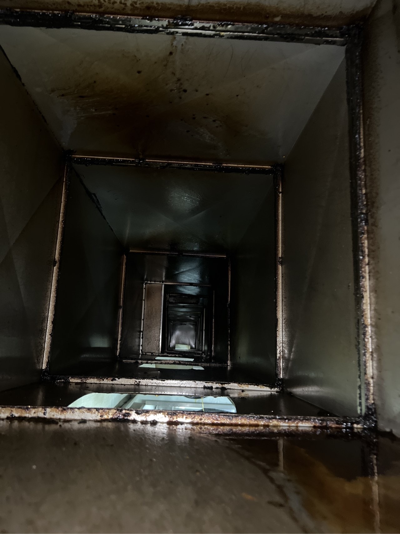 精选油烟机清洗服务，品质生活从厨房开始 - 清洗前 - 郑州天得一国家一级资质团队作业实拍