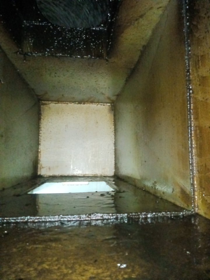 油烟机清洗特惠来袭，错过等一年 - 清洗前 - 郑州天得一国家一级资质团队作业实拍