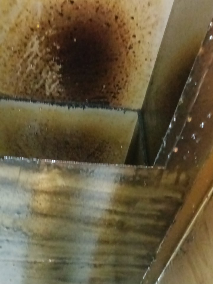 商丘本地油烟机清洗服务公司推荐 - 清洗前 - 郑州天得一国家一级资质团队作业实拍