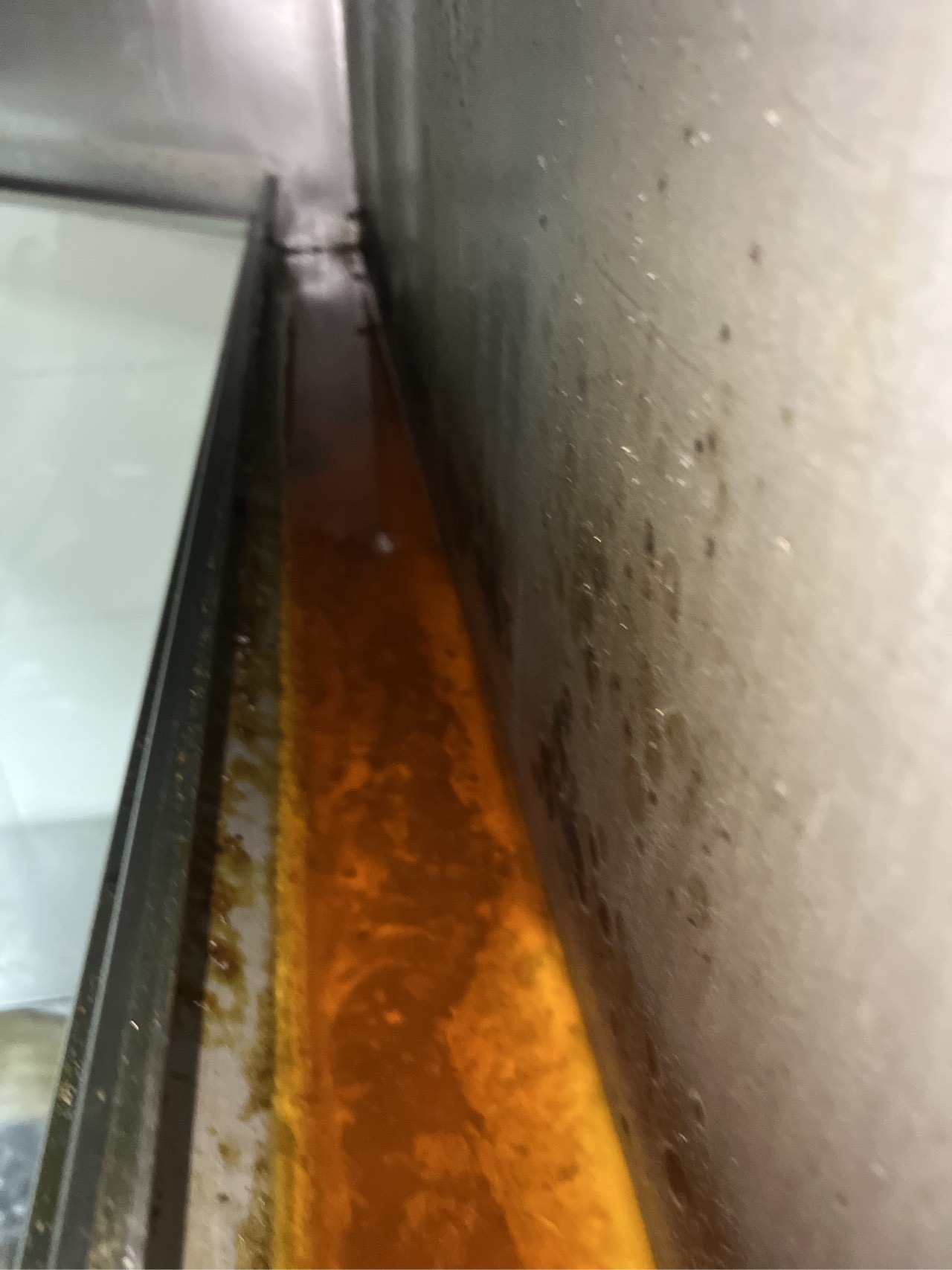 平顶山本地油烟机清洗服务公司推荐 - 清洗前 - 郑州天得一国家一级资质团队作业实拍