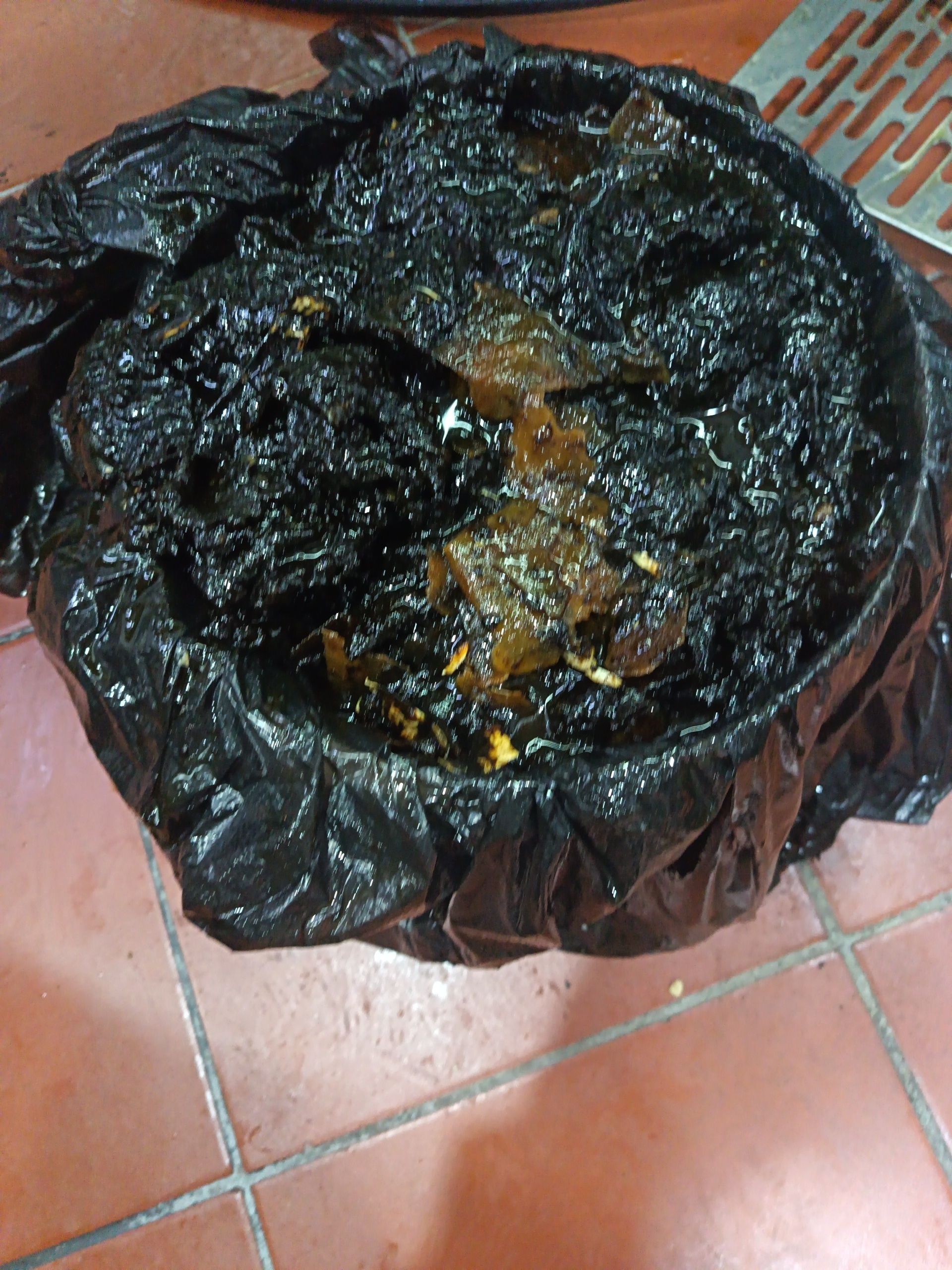 郑州中原区饭店烟道清洗大概多少钱一米 - 清洗前 - 郑州天得一国家一级资质团队作业实拍