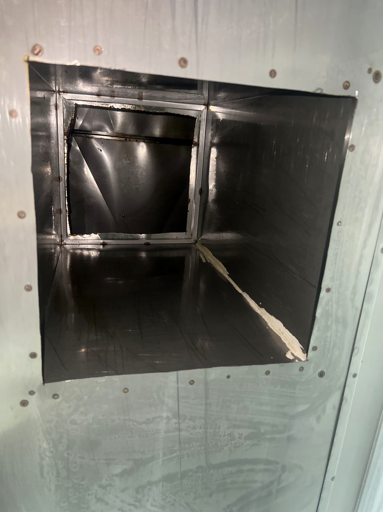 深度油烟机清洁，厨房空气回归自然清新，烹饪更享清新与自由 - 清洗后 - 机器人清洗高标准交付