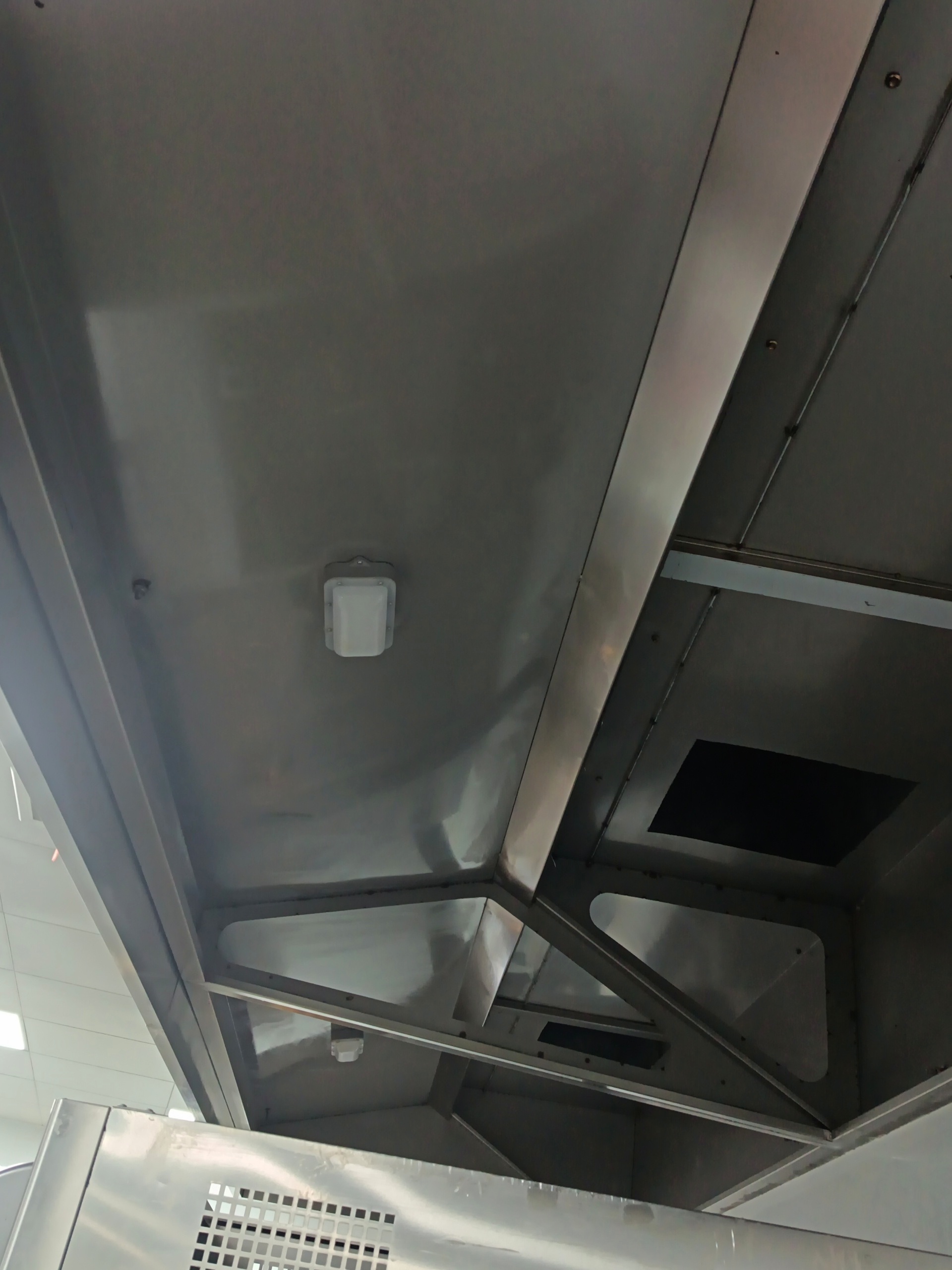 专业油烟机清洗，厨房油烟去无踪，清新烹饪更雅致宁静 - 清洗后 - 机器人清洗高标准交付