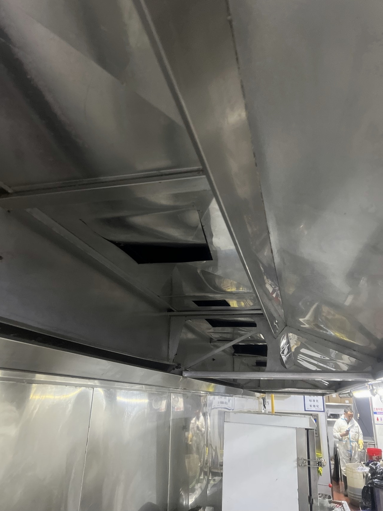 油烟机深度洗护特惠，厨房环境更整洁，烹饪时光更宁静致远 - 清洗后 - 机器人清洗高标准交付