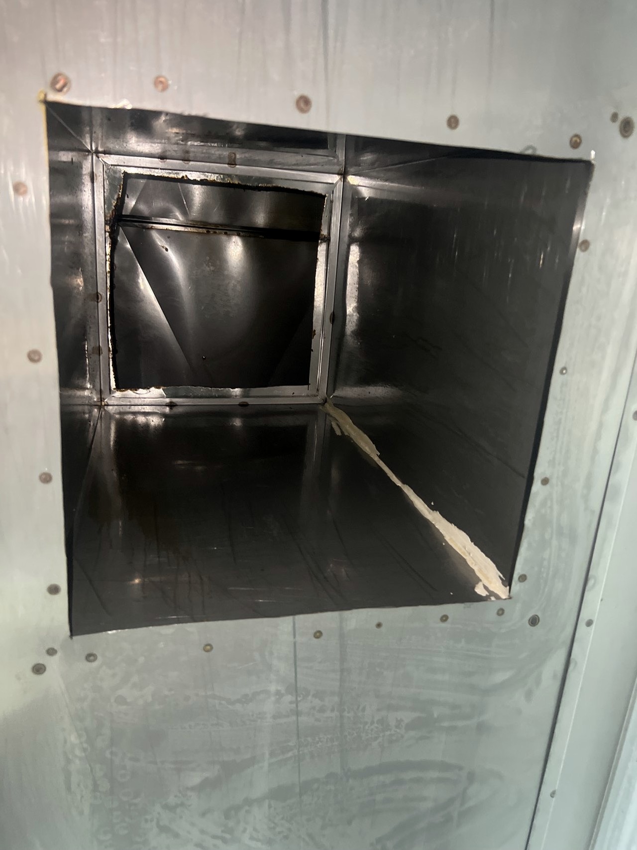 深度油烟机清洁，厨房空间更明亮，烹饪时光因清新而美好 - 清洗后 - 机器人清洗高标准交付