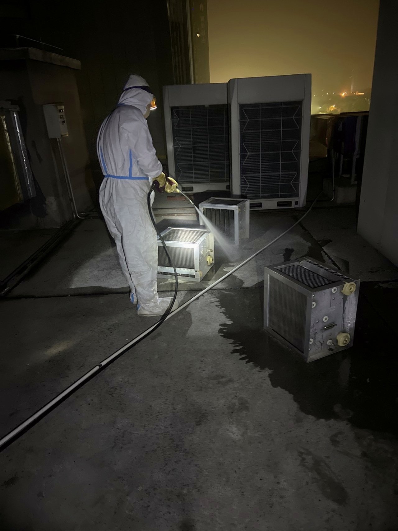 驻马店幼儿园食堂风机清洗清洗流程 - 清洗后 - 机器人清洗高标准交付