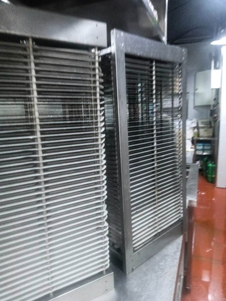 专业解读：中学食堂排烟管道清洗的重要性 - 清洗后 - 机器人清洗高标准交付