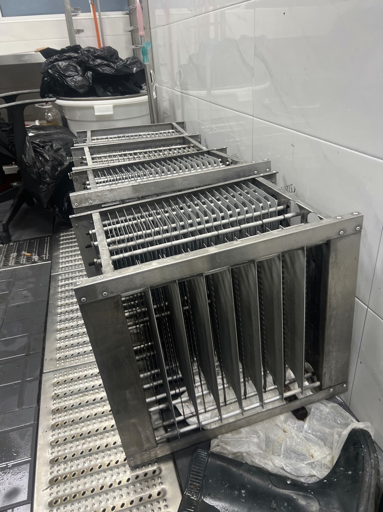 信阳单位食堂排烟系统清洗清洗流程 - 清洗后 - 机器人清洗高标准交付