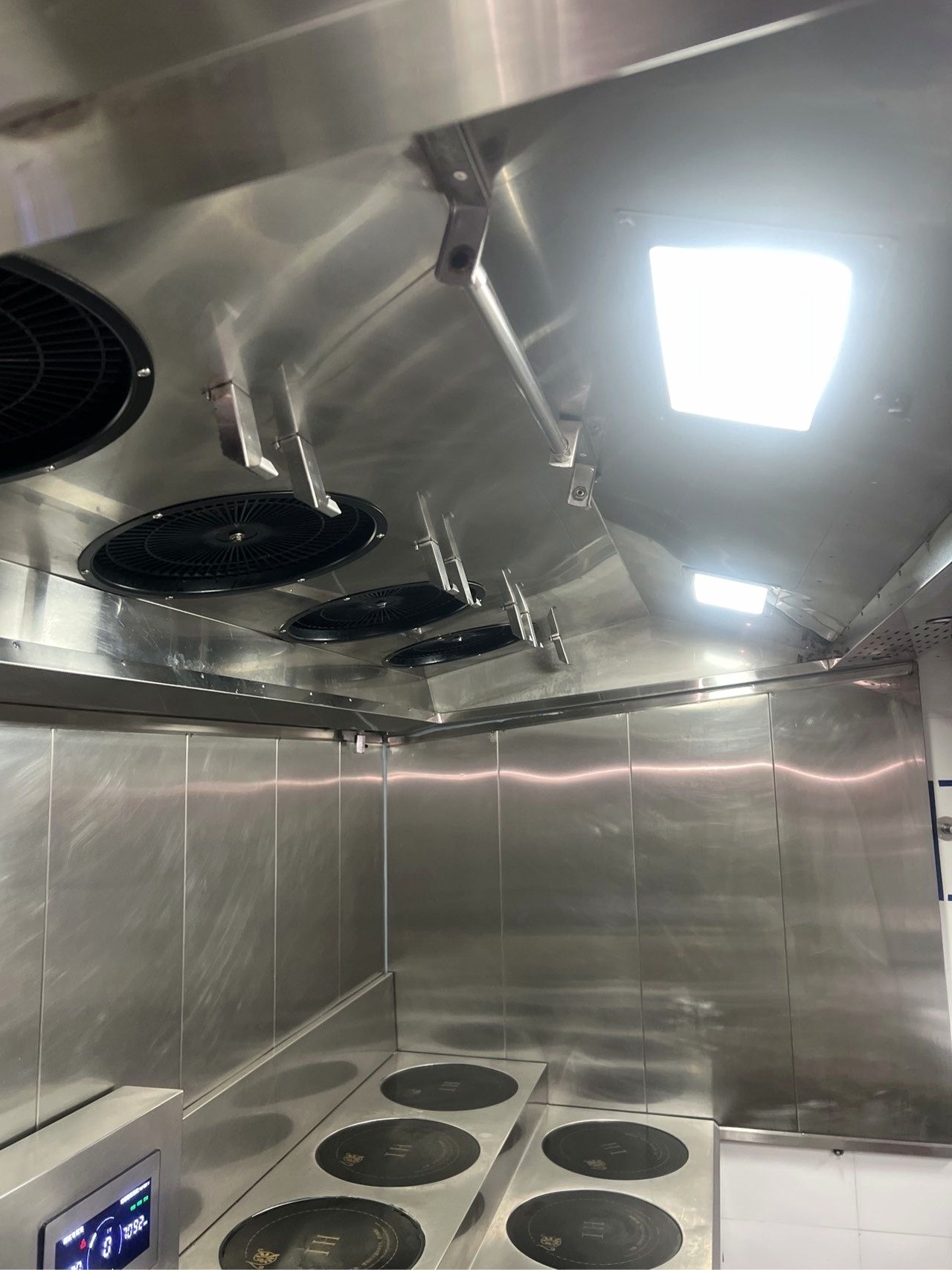 洛阳大学食堂油烟管道清洗公司推荐 - 清洗后 - 机器人清洗高标准交付