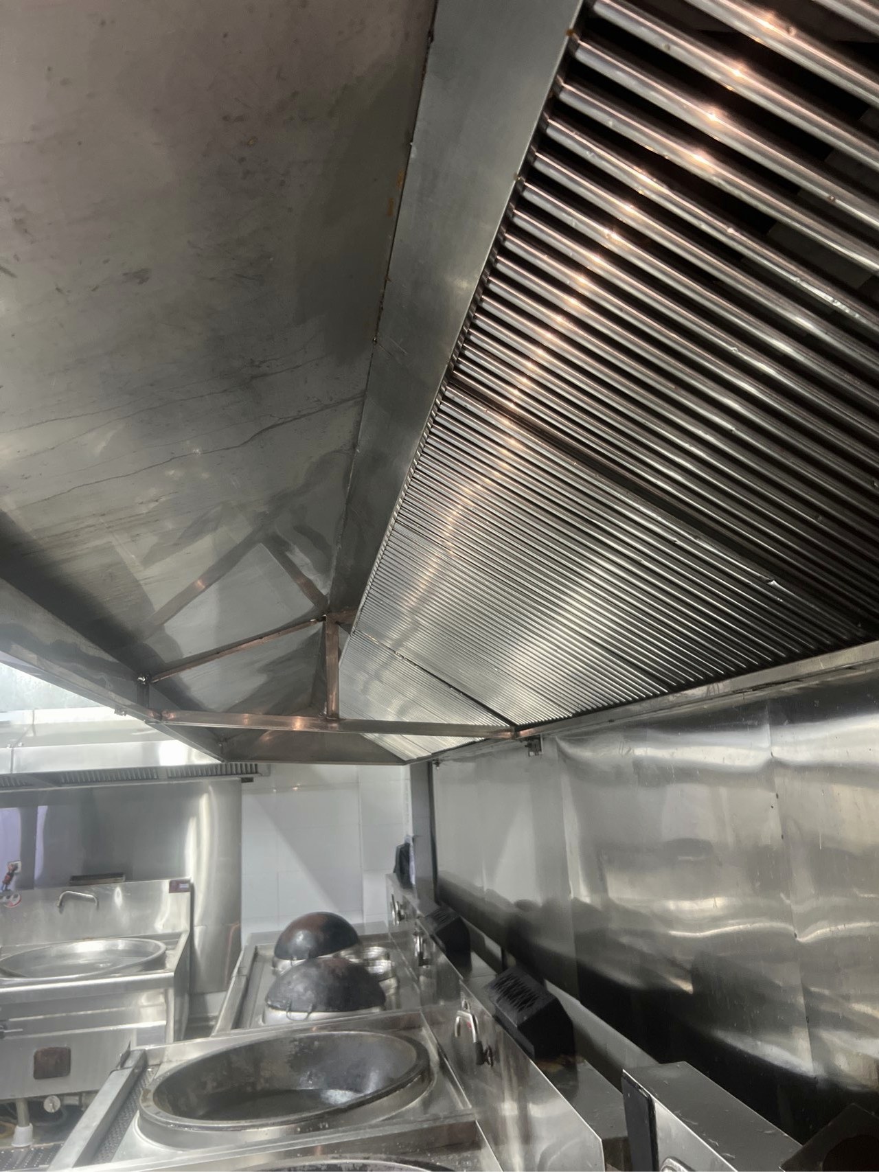 驻马店部队食堂油烟管道清洗清洗流程 - 清洗后 - 机器人清洗高标准交付
