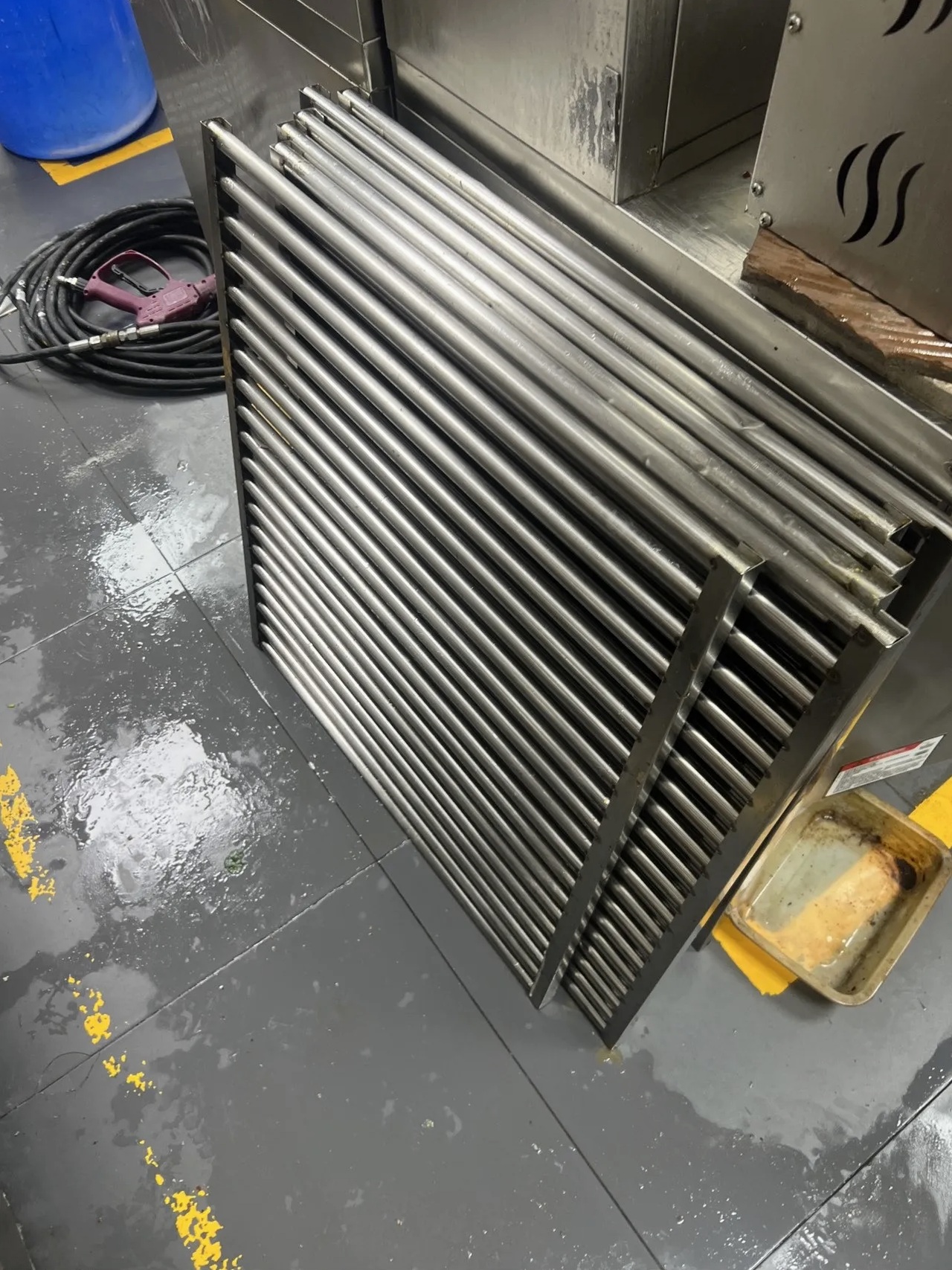 漯河美食城运水烟罩清洗收费标准 - 清洗后 - 机器人清洗高标准交付