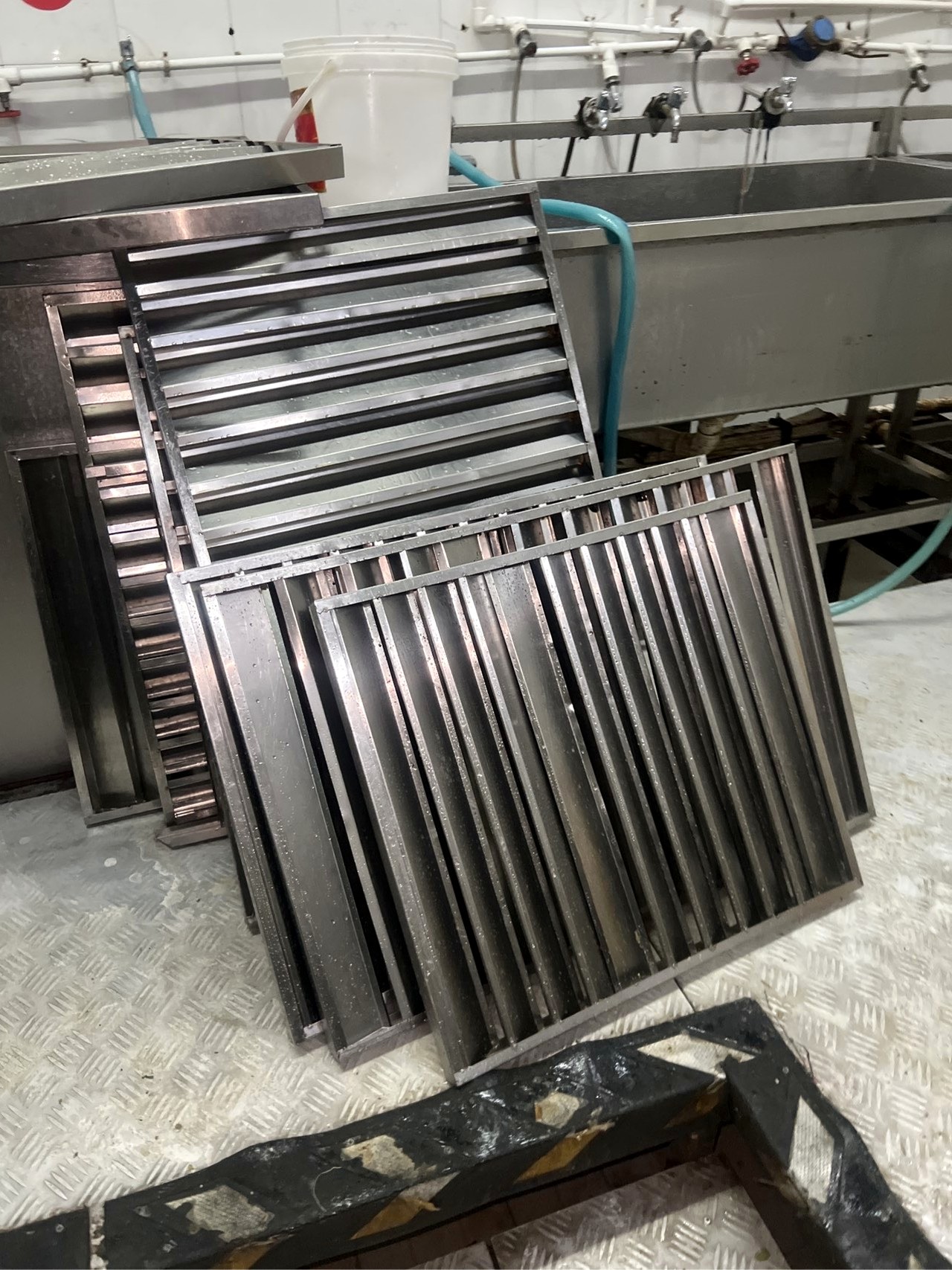 漯河幼儿园食堂油烟净化器清洗清洗方案 - 清洗后 - 机器人清洗高标准交付