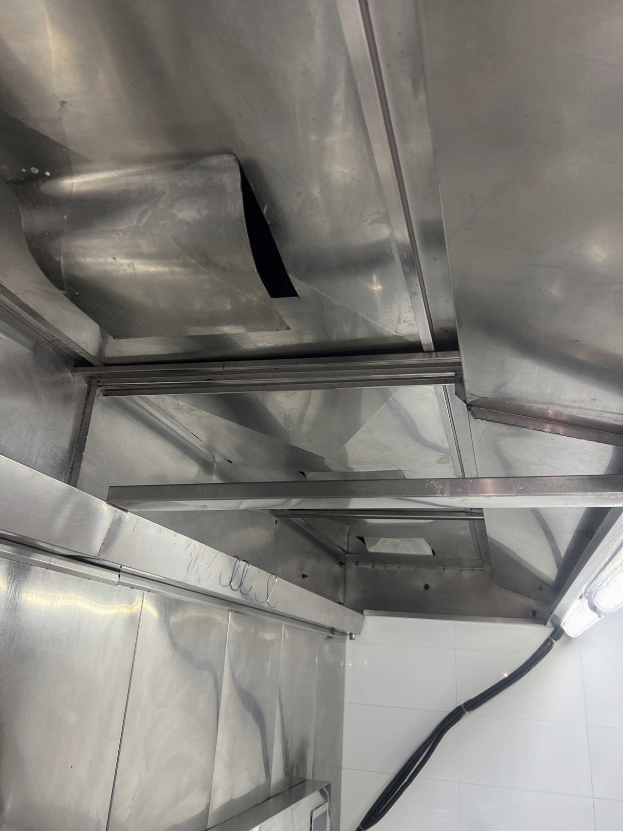 许昌饭店油烟机清洗步骤详解 - 清洗后 - 机器人清洗高标准交付