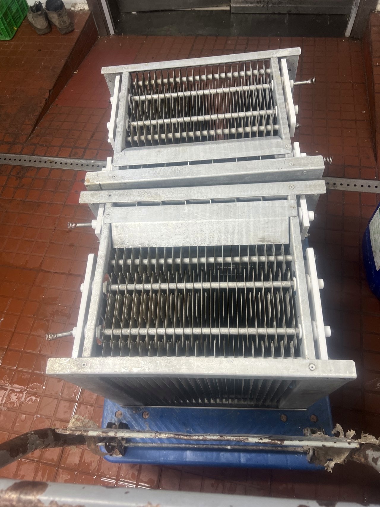 开封商用油烟机长期不清洗的风险 - 清洗后 - 机器人清洗高标准交付