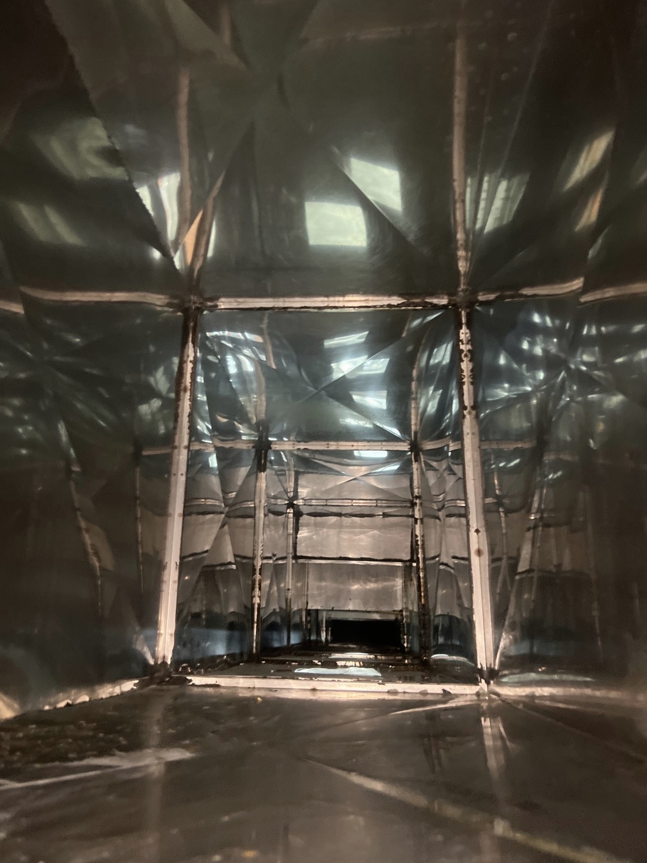 平顶山餐饮业油烟管道火灾原因 - 清洗后 - 机器人清洗高标准交付