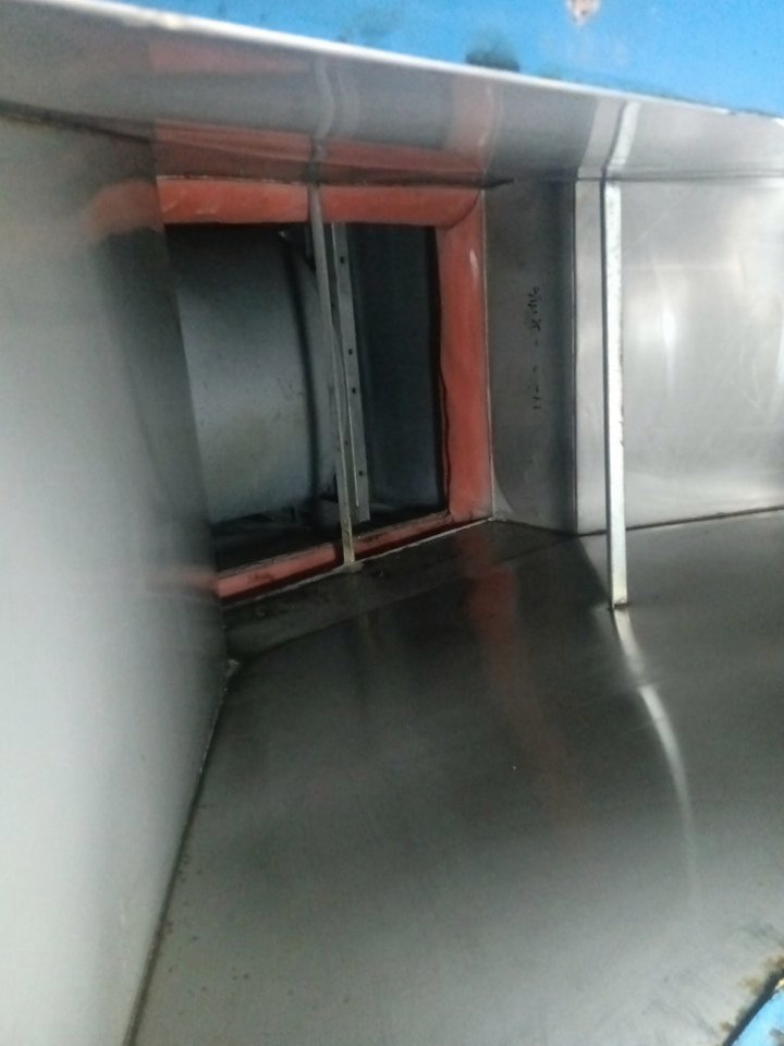 郑州郑东新区商用厨房油烟监控平台数据达标清洗方案 - 清洗后 - 机器人清洗高标准交付