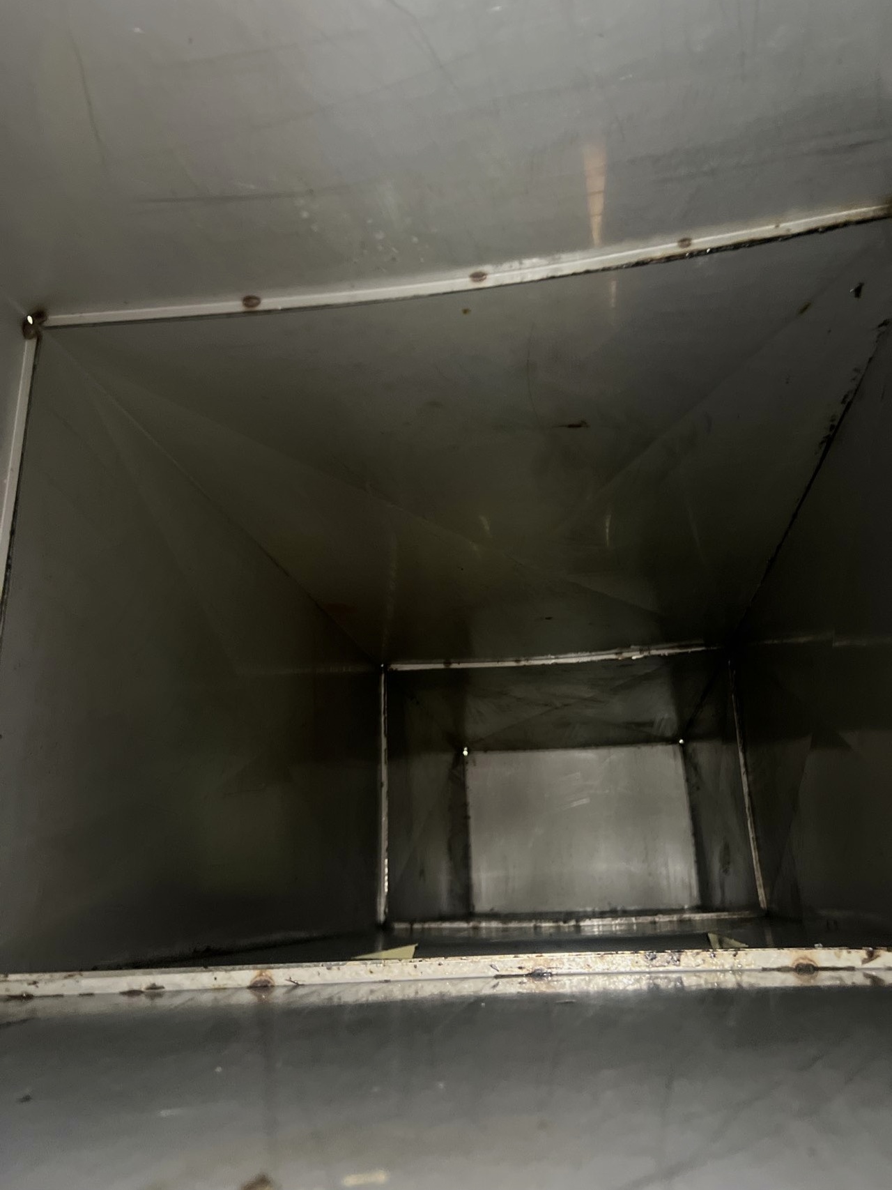深度油烟机清洁,厨房空间回归清新自然,烹饪更惬意 - 清洗后 - 机器人清洗高标准交付